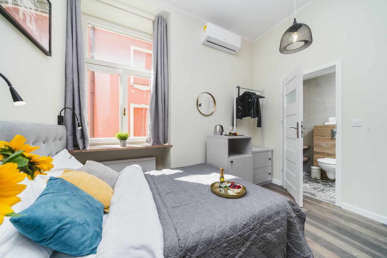 Liv Apartments Old Town Cracovia Esterno foto